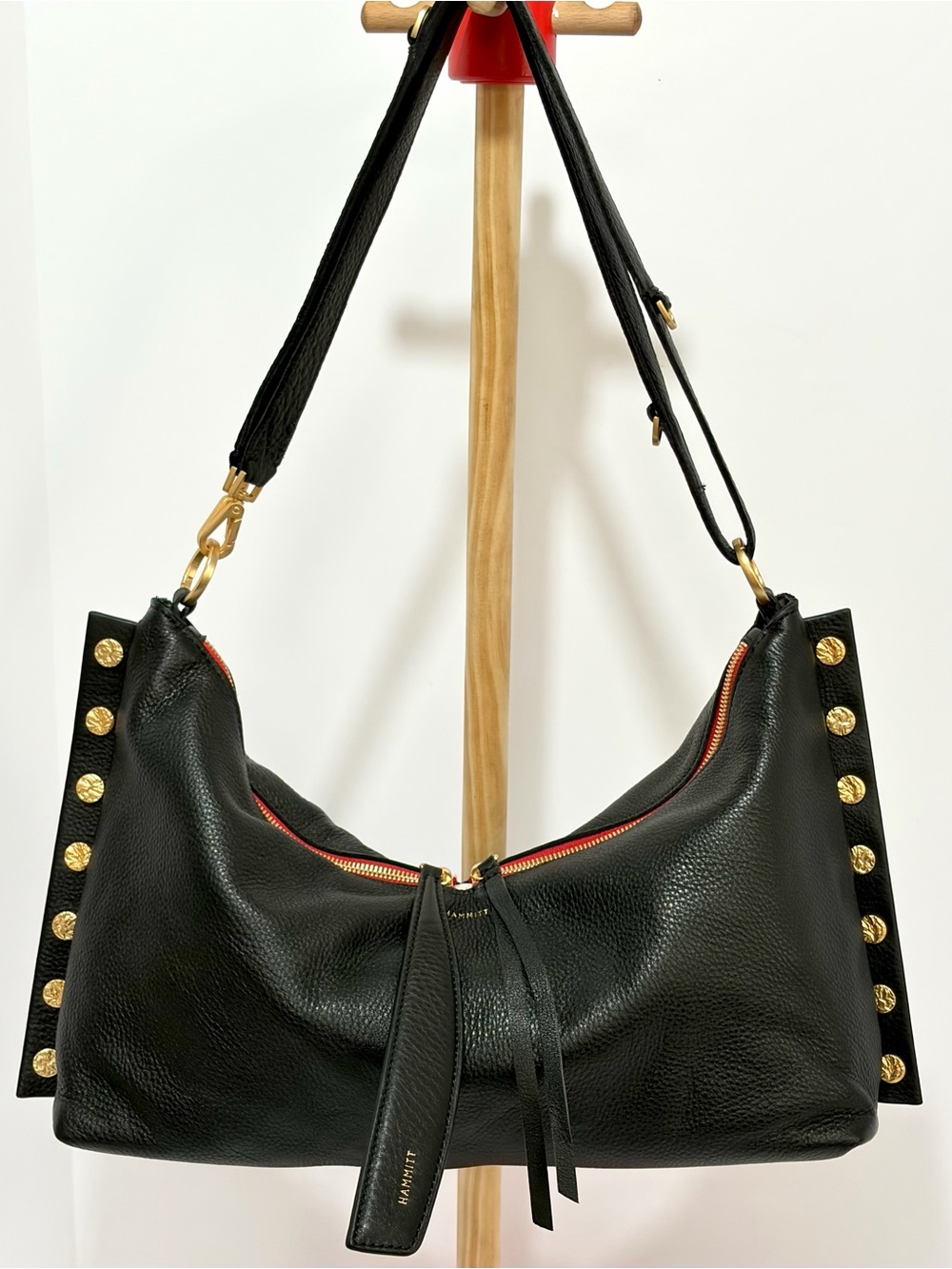 HAMMITT Mr G. Shoulder Bag In Black Leather/Brushed Gold Hammered Rivets/Red Zip
